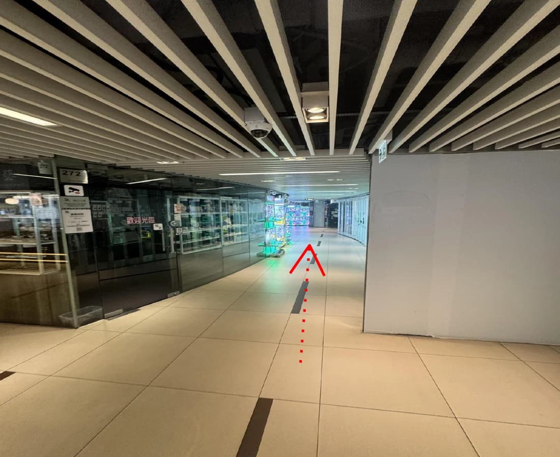 Route photo: Turn right at the first corner
