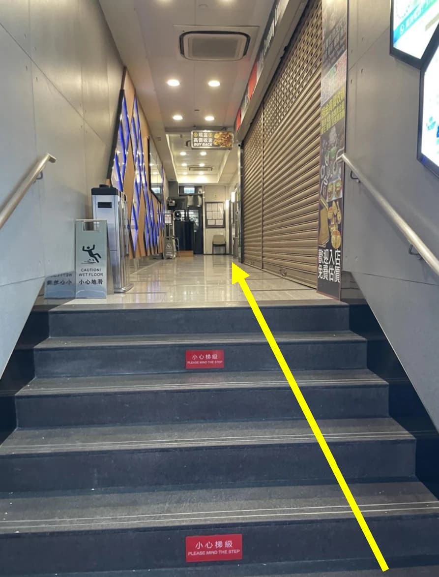 Route photo: Walk 10 metres to the lift